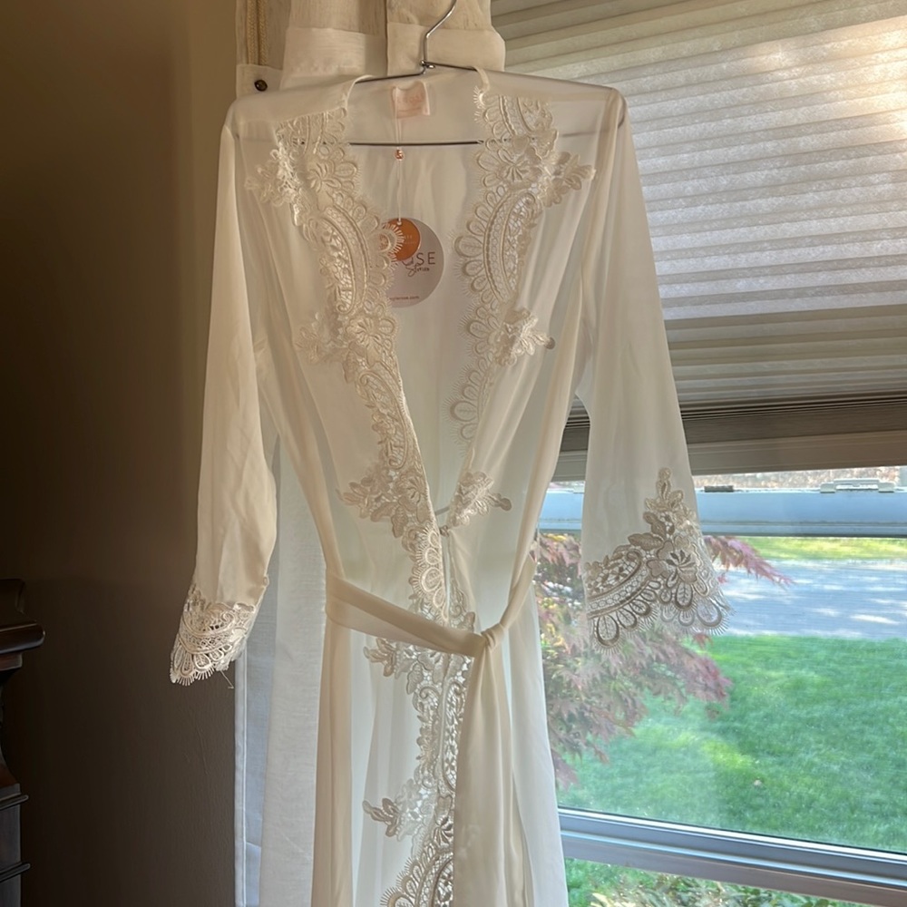 LeRose size small white lace bridal robe.
